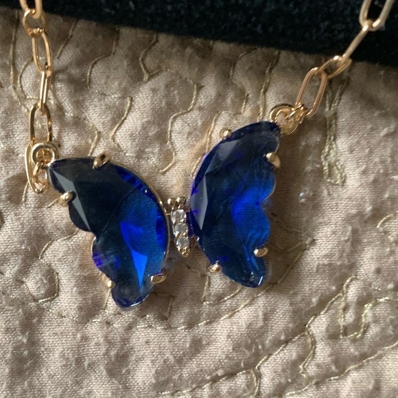 Jewelry - 🦋 NEW Butterfly necklace Dark Royal blue purple